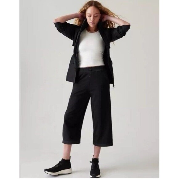 Athleta Triumph Hybrid Wide Leg Crop Pants Sz M‎ Black Fleece Lined Lounge - Picture 1 of 12